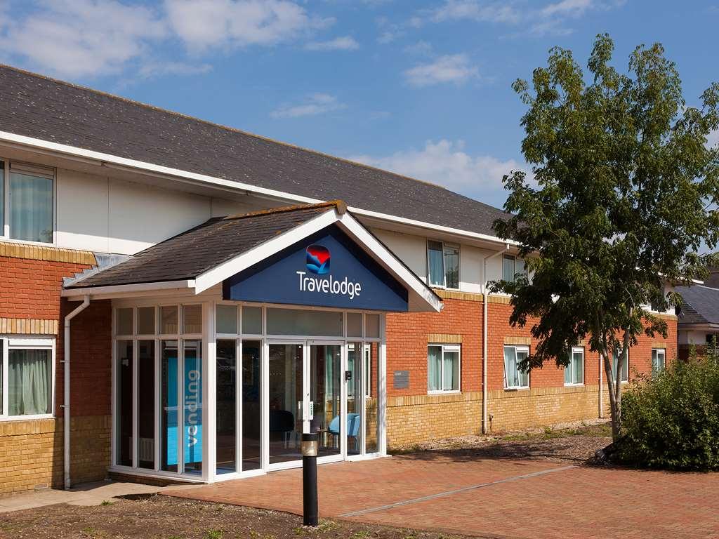 Travelodge M4 Westbound Hotel 3*